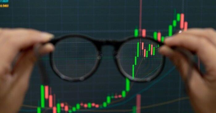 5 Stocks That Moved the Market in April |  Smart Change: Personal Finance