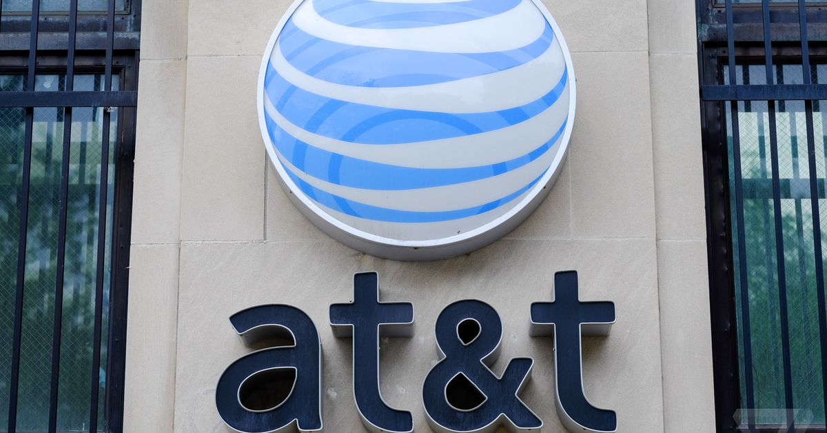 AT&T is about to get away with its bogus $1.99 'administrative fee'