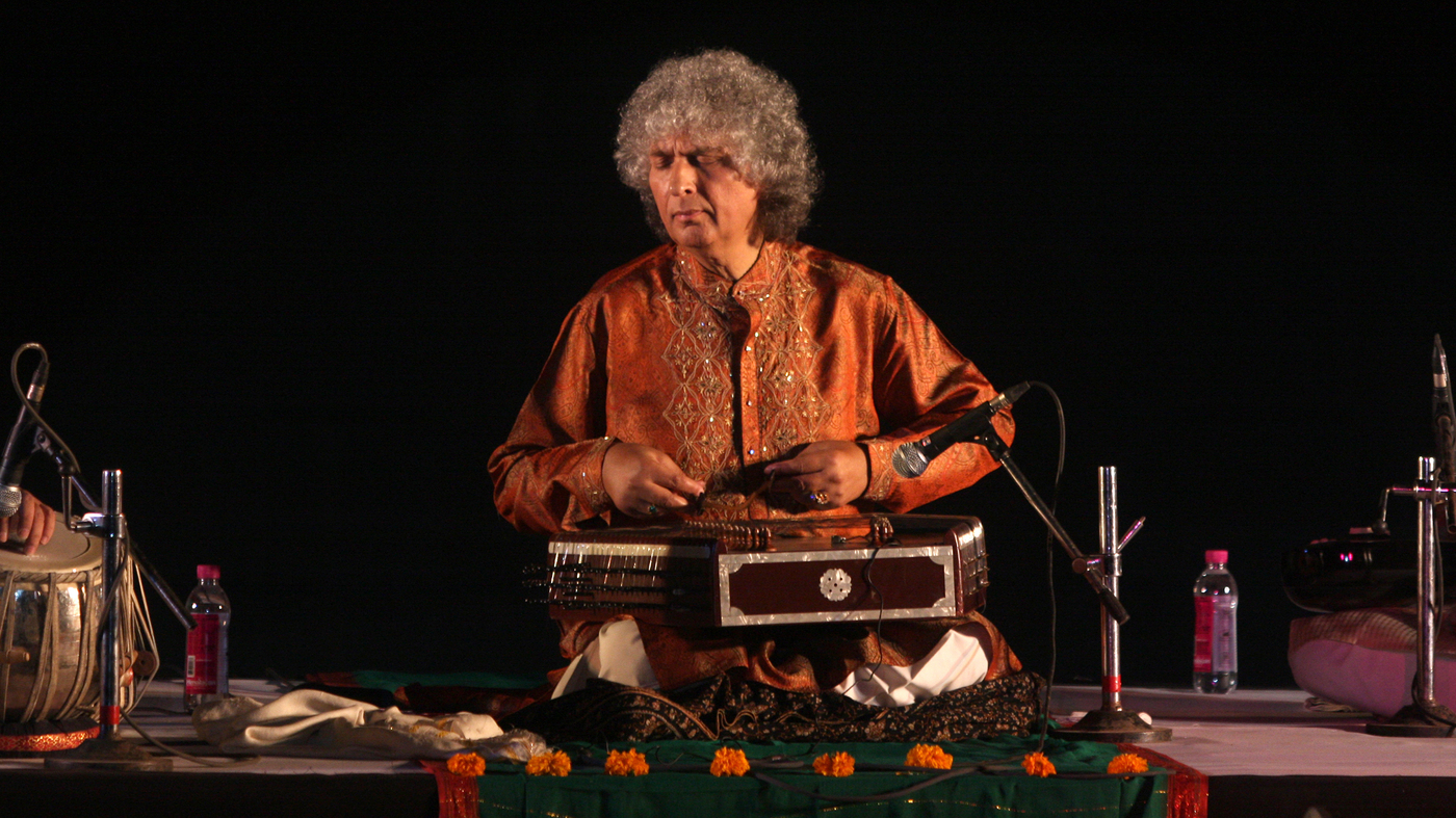 Celebrated Indian musician and composer Shivkumar Sharma has died at age 84 : NPR