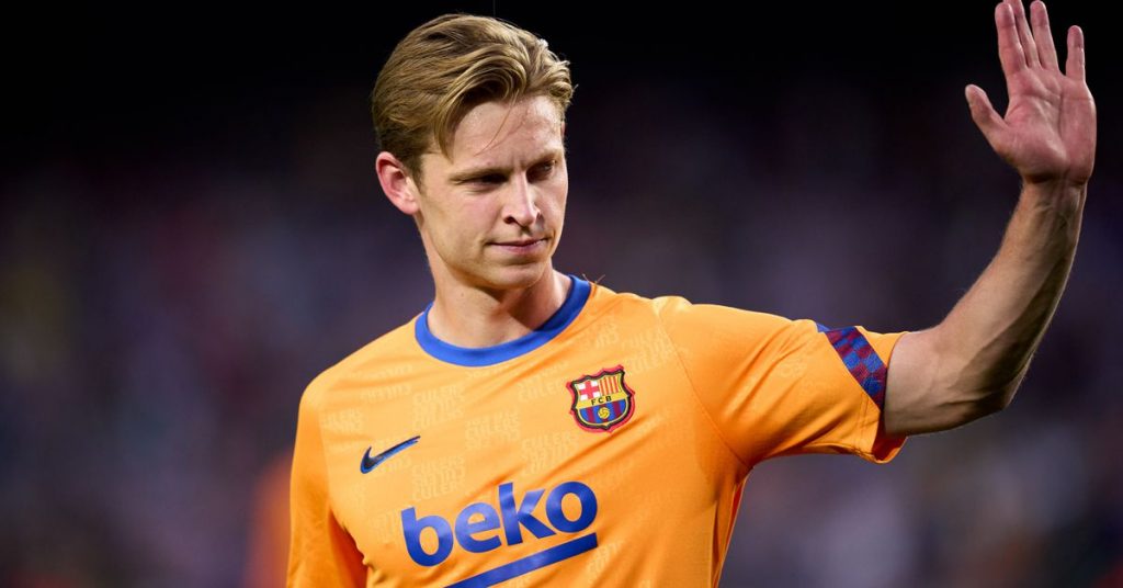 Frenkie de Jong linked with Manchester United move