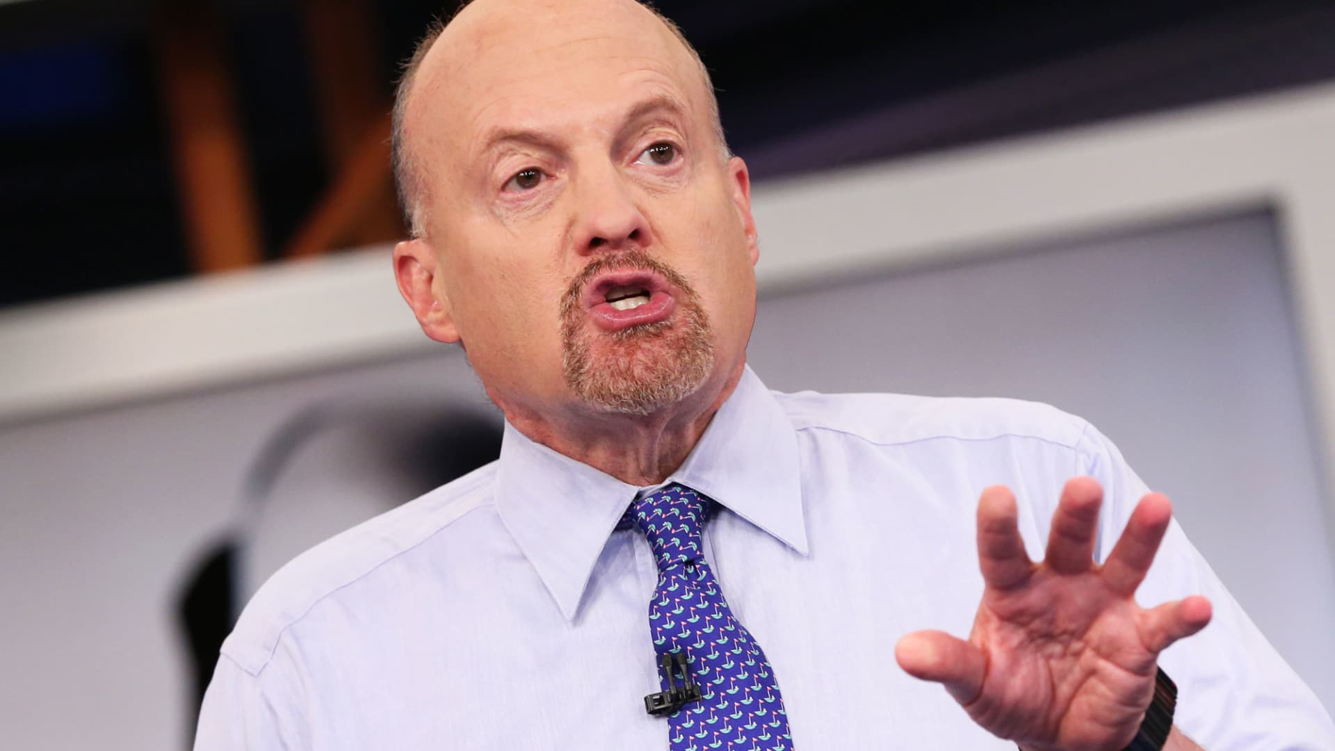 Jim Cramer says investors shouldn't allow a tumultuous market to prevent them from finding 'better opportunities'