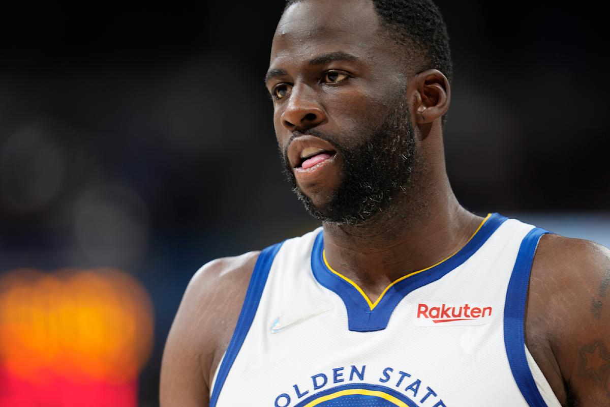 Memphis TV station investigating weatherman for 'knuckle-dragging' tweet about Draymond Green