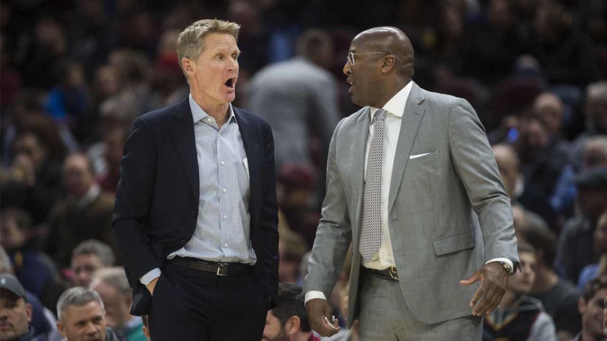 Mike Brown, Steve Kerr in 'constant communication' ahead of Warriors' Game 5