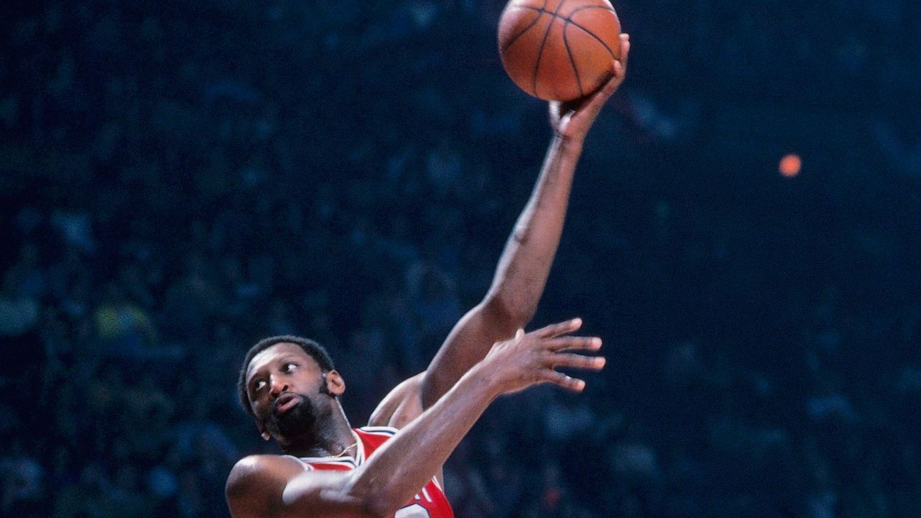 NBA great Bob Lanier, Hall of Fame center for Detroit Pistons and Milwaukee Bucks, dies at 73