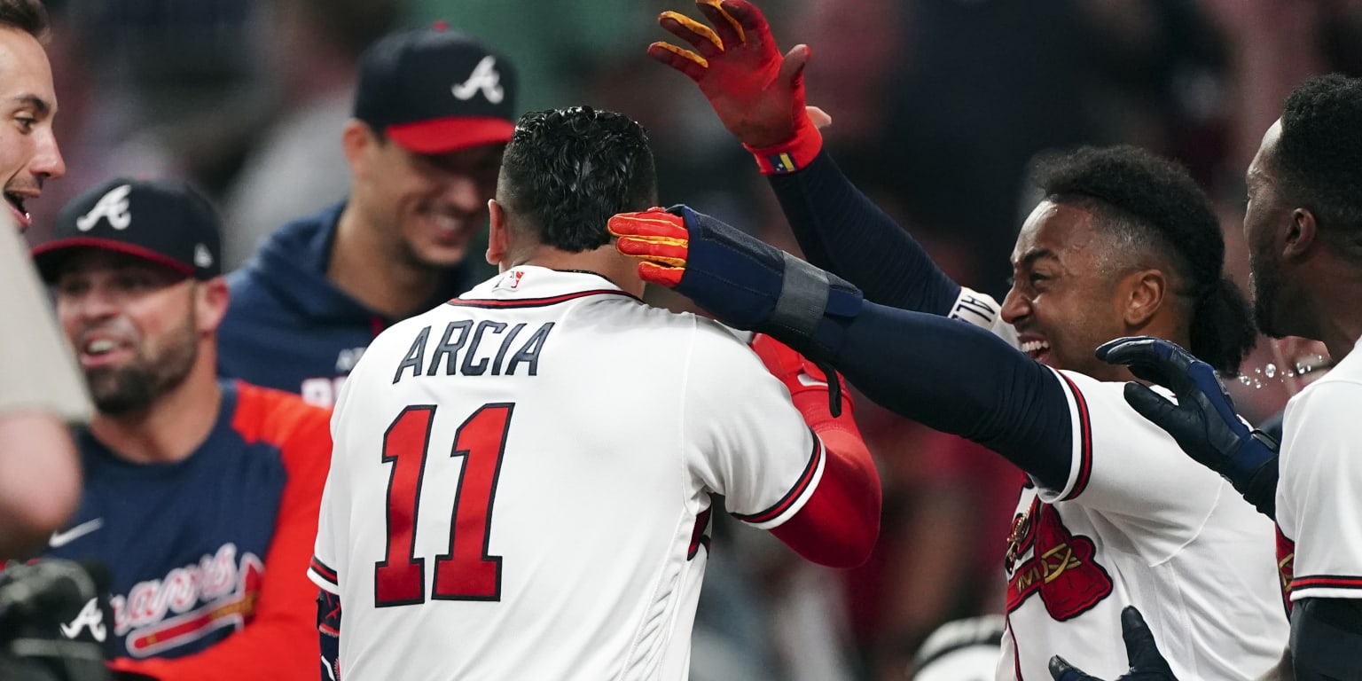 Orlando Arcia hits walk-off homer to beat Red Sox